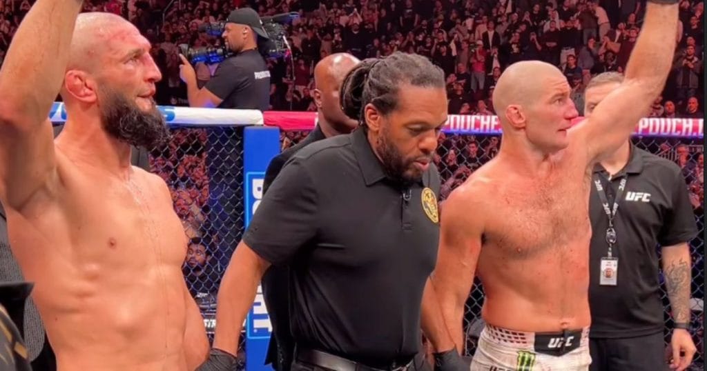 Sean Strickland bat Khamzat Chimaev à l'UFC 328
