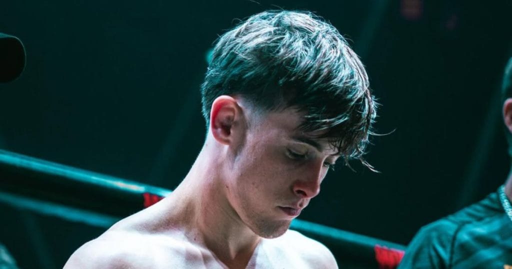 Paul Dena réagit après sa défaite par K.-O. contre Anzor à l’Hexagone MMA 45