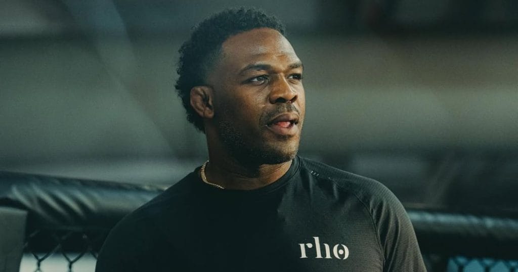 Jon Jones ne doit plus jamais combattre d'après son coach : "Il souffre"